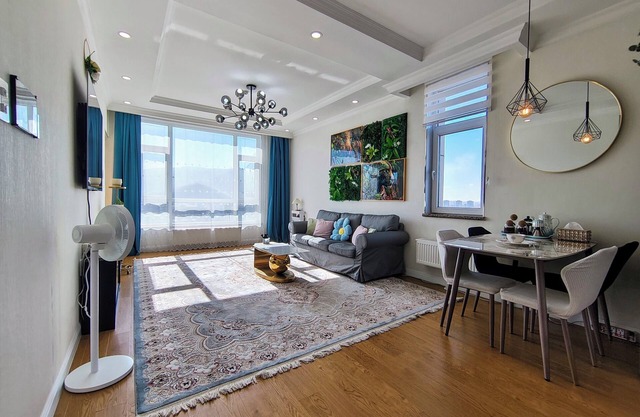 Tsengeldekh Chic 1 BR Apt Queen bed Mountain view