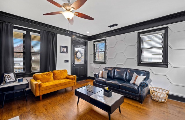 tTop-Rated BeeHive Escape! Walk to Stadium, GWCC & Other Events BEE our Guests!