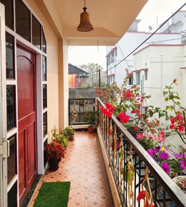 Tulip Inn - 3BHK AC Near Kamakhya