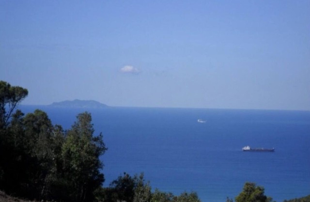 Tuscan farmhouse apartment on two levels with sea view