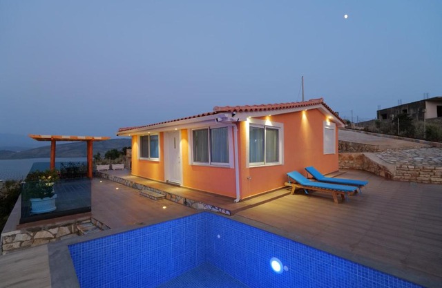 Twins Villa
