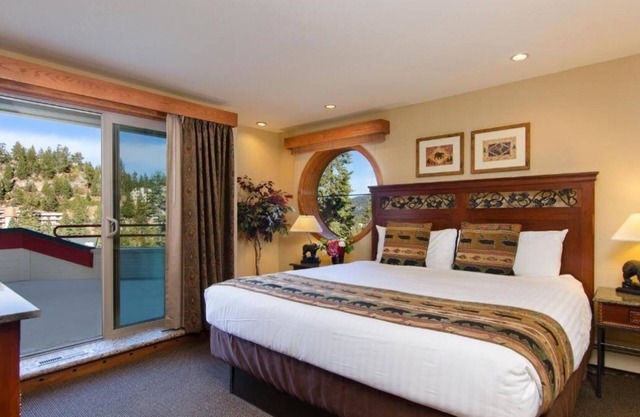 Two–2BR Villa with Full Kitchen, Fireplace + Pool, Hot Tubs & Games