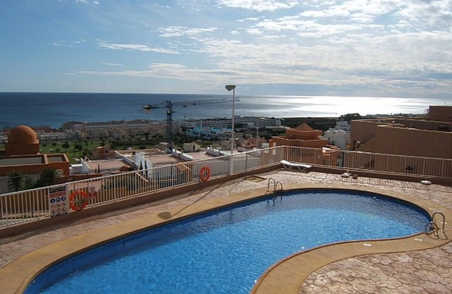 Two Bedroom Apartment with Community Pool Near Golf Course