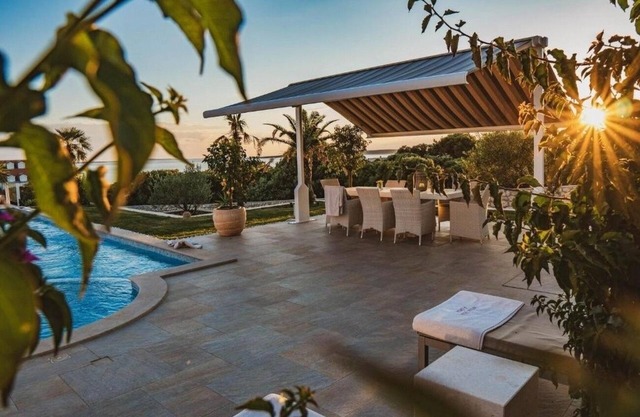 Two bedroom apartment with terrace and sea view Mandre, Pag (A-24502-a)