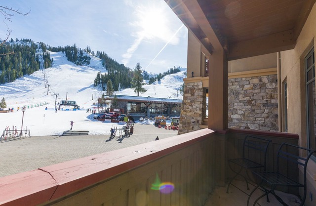 Two Bedroom Ski Condo - Village at Palisades Tahoe in Olympic Valley