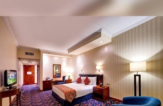 Two Bedroom Suite Near Mashreq Metro Station Ab