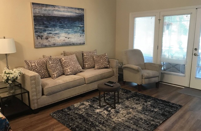 Two Bedroom First Floor Apartment - Tidewater Golf Course