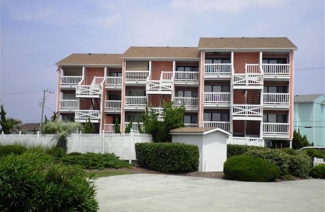 Two Decks; Ocean and Pool Views from Third Floor; Walk to Pier