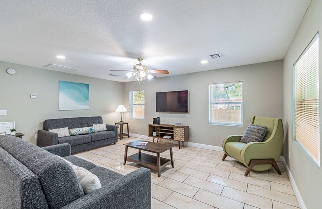 TWO King Bed Home Near USF