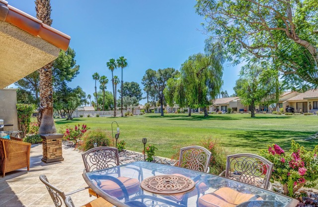 Two King 👑 Suite,🌴Cozy Palm Desert Condo Getaway ♥️ Great for Extended Stays!