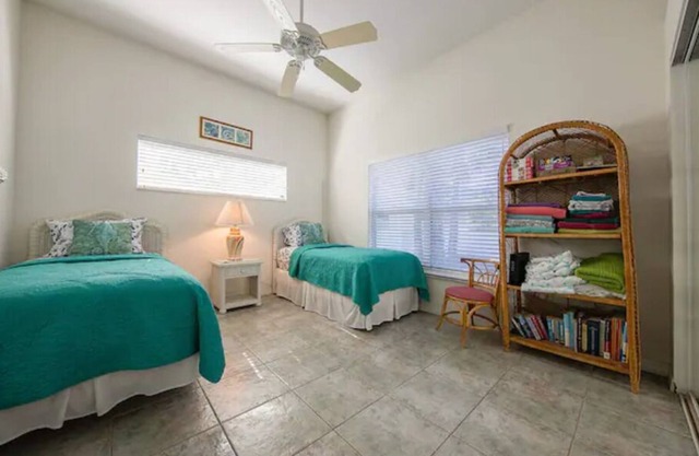Two minutes from the beach