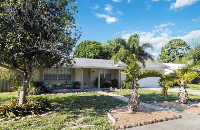 Two Palms Heated Pool Retreat