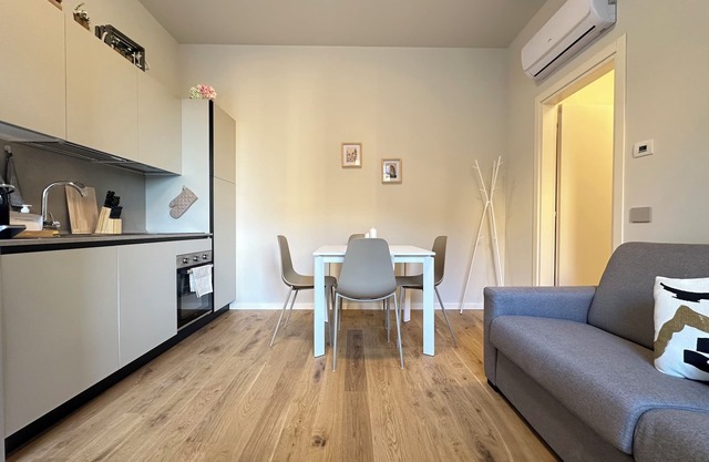Two-room apartment Savoy Free parking