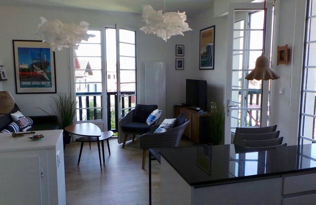 Two rooms Ideally located and classified *