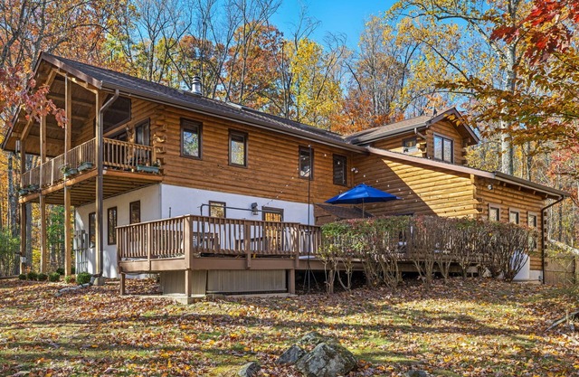 Ultimate Cabin Getaway w/Hot Tub, Fire Pit and Lake to Recharge and Unwind!