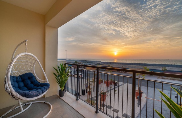 Ultimate Stay/Beachfront/Sea View/Big Terrace/Amazing Sunset/4 People/La Mer