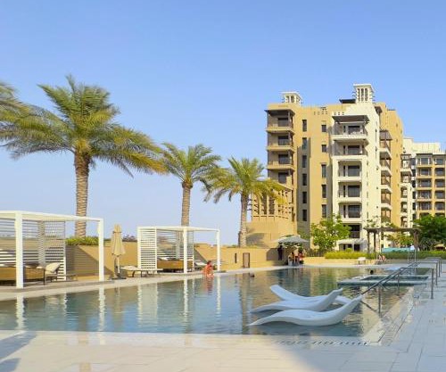 Ultra Luxury Flat with Amazing Pool Near to Burj