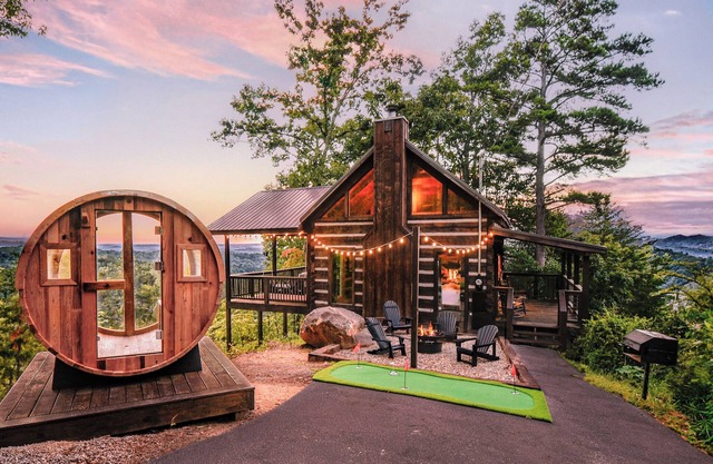Ultra Romantic! 180 View! Sauna-HotTub-PuttPutt!