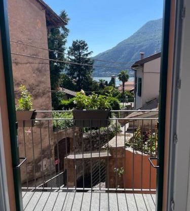 Un balcone sul lago