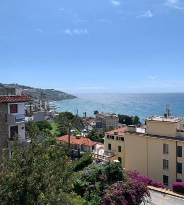 Una terrazza sul mare