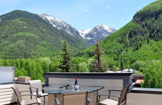 Unbeatable Location for Festivals with Amazing Views