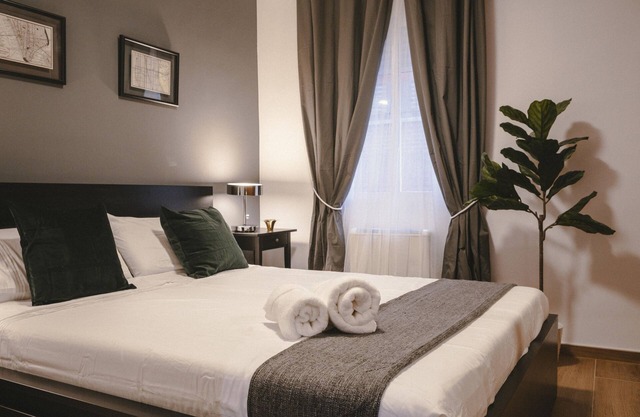 ✴Unbeatable location✴ Stunning elegant Apt- AC🍒TV🍒Nespresso