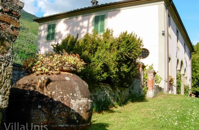 Under the Tuscan Sun - Noble Villa with pool and huge garden