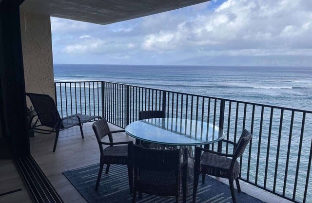 Unforgettable Oceanfront Stay | Nature & Luxury | Lanai & Moloka’i Views
