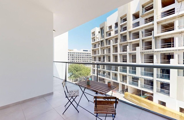 Uni Estate - Modern One Bedroom