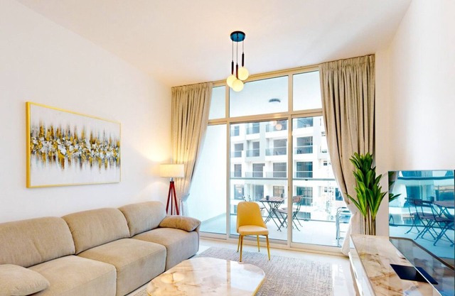 Uni Estate Residence - Airy One Bedroom