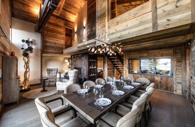 Unique 5* chalet for 12 people amongst the pin trees