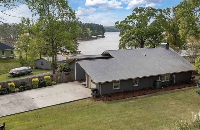 Unique find on Logan Martin! Cozy, spacious and family friendly.