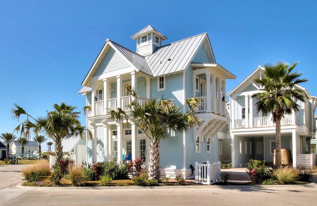 Unique Gem in Cinnamon Shore w/Many Resort-Style Amenities Nearby!