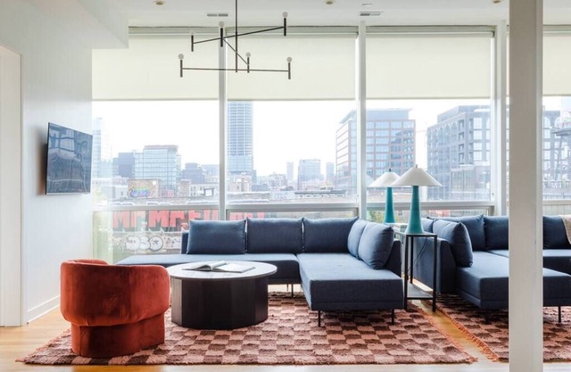 Unique Luxury Fulton Market Penthouse - Sleeps 32