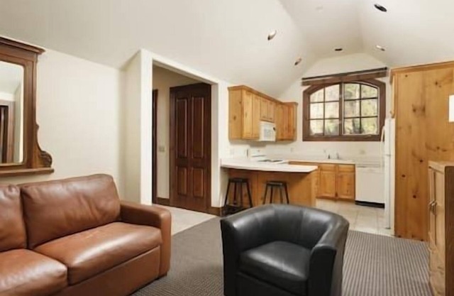 Unique Mountain Retreat, Just Minutes to the Core!