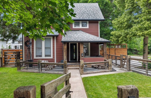 Uniquely Modern Old Town Gem with Hot Tub, Uniquely Modern Old Town Gem with Hot Tub