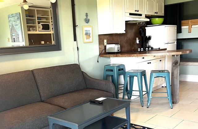 Unit #11 - Ground floor efficiency studio with AC