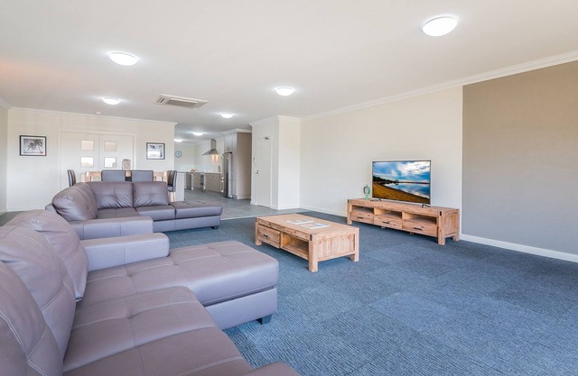 Unit 4-83 Thompson Avenue, Cowes Central, includes linen.