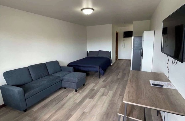 Unit 8 - Stand Rock Studios