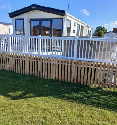 UNITY BEACH BREAN holiday resort unity Brean 6 birth 2 pets stay free No workers sorry passes not included