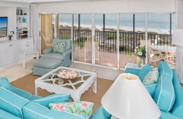Unparalleled Direct Gulf Views from this Elegant, Spacious, Top floor unit