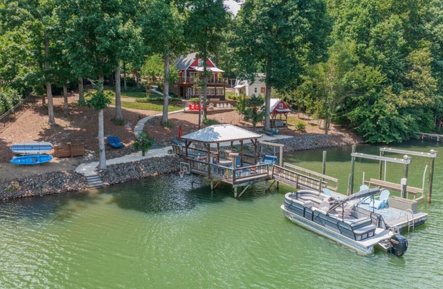 Unparalleled Outdoors Awaits!