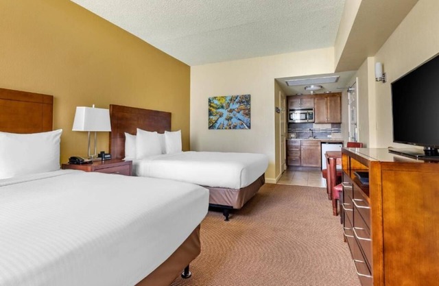 Unplug and Reconnect in South Lake Tahoe! Kitchenette, Swimming Pool!