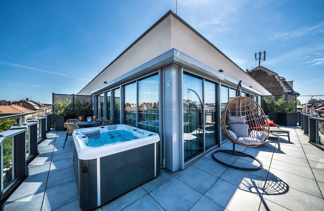 Up Hotel Budapest