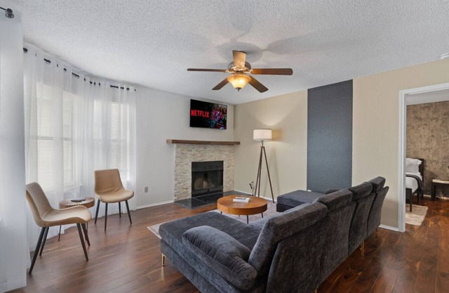Up to 16 People - Lux Retreat