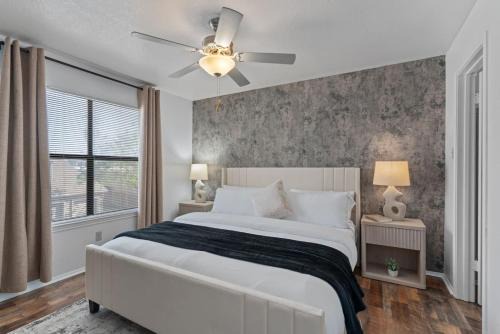 Up to 16 People - Mins 2 Downtown - Luxury Home