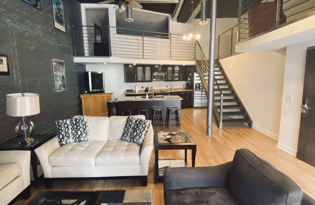 Up to 50% off! Spacious & Clean Loft! Downtown right out the Front Door