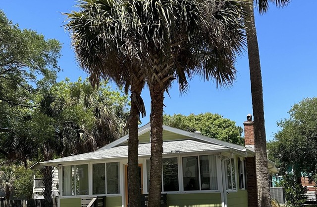 Updated 1940s Beach Bungalow Minutes from Ocean & Center St