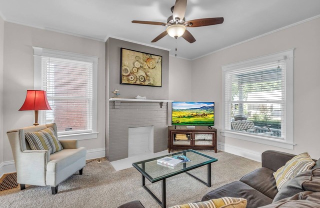 Updated 2 bed/2 bath House Located in Westport.