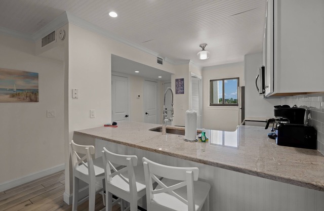 Updated 2 Bedroom Beacfront Condo